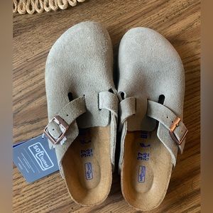 Birkenstock Boston Soft Footbed Suede Clog in Taupe